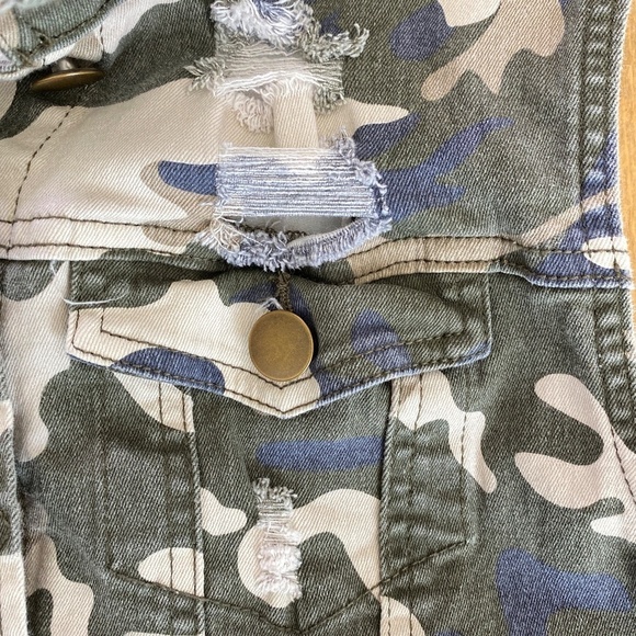 Easel‎ Los Angeles Camo Denim Vest Jacket Camouflage M - Picture 3 of 5